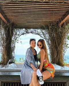 Jessi Instagram - If you need peace of mind, here's a piece of MINE.💕 Love you mommy @sunhwa59 🤍 사랑해 엄마 🤍 Sri Panwa Phuket,Thailand