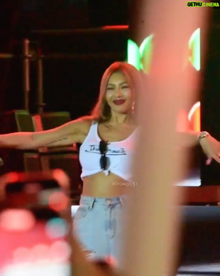 Jessi Instagram - Forever Grateful β€οΈβ€οΈπ₯Ίπ₯Ίπ₯Ί νΈνμ£Ό μ¬λν΄μ€μ κ°μ¬ν©λλ€ ππ»ππ» π₯: @miziya0131