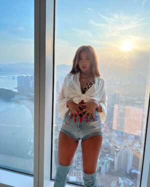 Jessi Instagram - BUSAN ☀️☀️