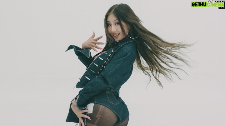 Jessi Instagram - New single ‘ZOOM’ LINK IN BIO❗️❗️ #ZOOM #JESSI #제시