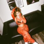 Jessi Instagram - Thank you Jebbies for giving me strength to keep going 🙏🏻🙏🏻 Love you London 🇬🇧❤️ and a big shout out to @nickroyal for putting this outfit together last minute ❤️🙏🏻 London, United Kingdom