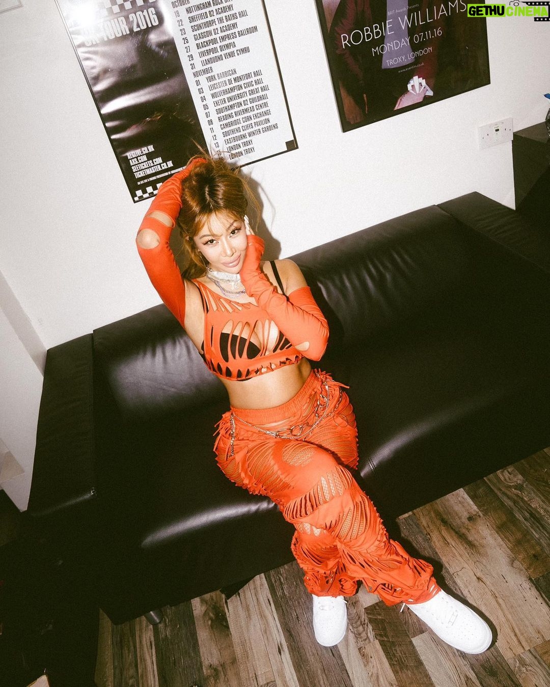 Jessi Instagram - Thank you Jebbies for giving me strength to keep going ππ»ππ» Love you London π¬π§β€οΈ and a big shout out to @nickroyal for putting this outfit together last minute β€οΈππ» London, United Kingdom