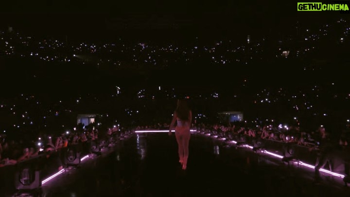 Jessi Instagram - Despite my health problems and all the extreme challenges I’ve faced.. my fans are the driving force to keep me pushing forward… I may have cried and fallen several times, but it was MY FANS that helped me get back up… Thank you for your love and energy Jebbies. 😭🙏🏻 I will NEVER forget this moment. Thank you for this experience MANILA ❤️ #ZOOMINMANILA 🎥: @duumok Manila, Philippines