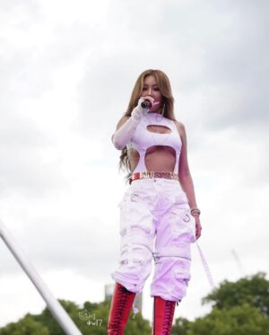 Jessi Instagram - This is why I FUKS WIT LONDON 💖💖 THANK YOU FOR HAVING ME 🙏🏻 SWIPE TO SEE SOME FUN!!! 😎