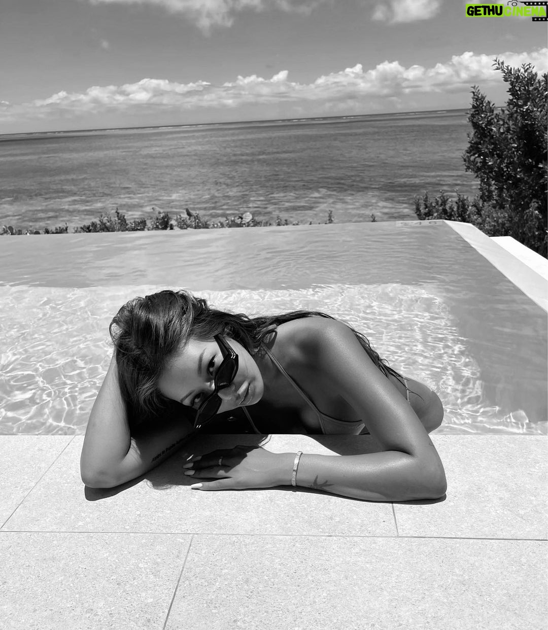 Jessi Instagram - The bullies entering the chatroom in 3….2…1