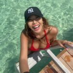 Jessi Instagram - When summer hits ❤️ Swipe