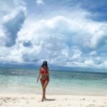 Jessi Instagram - When summer hits ❤️ Swipe