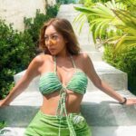 Jessi Instagram - Vacay mode 💚🌴