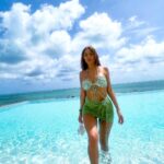 Jessi Instagram - Vacay mode 💚🌴