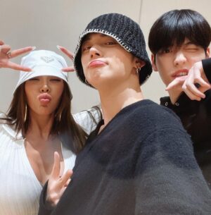 Jessi Instagram - The Watermelon Squad 🧡🧡😩😩 내 동생들 항상 고마워 🧡 그리고 키 좀 그만 커😭😭 They get taller everytime I see them 😭😭🥺🥺 @txt_bighit #soobin #yeonjun