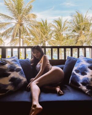Jessi Instagram - YOURS TRULY 💋