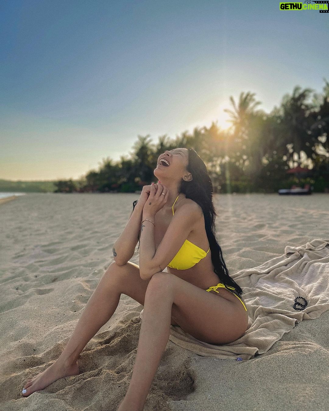 Jessi Instagram - If you need me.. you know where to find me 😉 The St. Regis Bali Resort