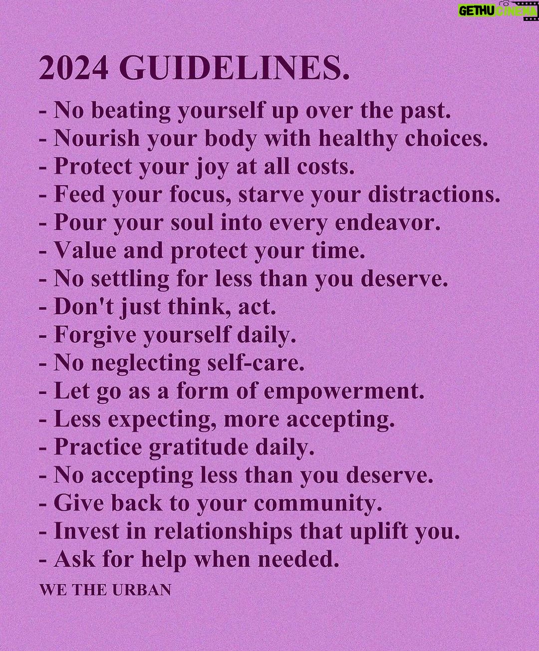 Jessica Alba Instagram - #ThursdayThoughts… 💭💗💫💌 Sending lots of love and light as I reflect on this past year and look ahead to the next x