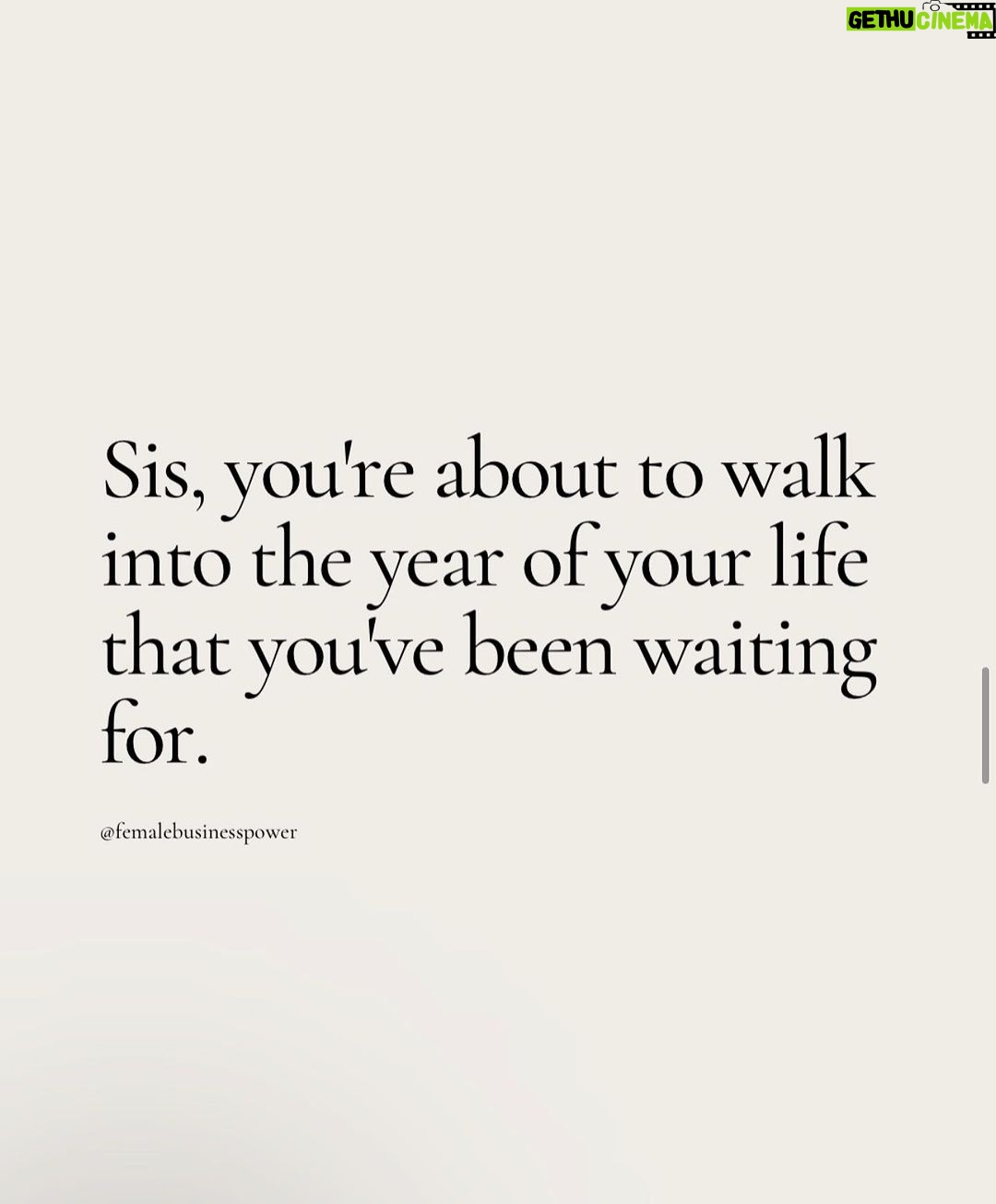 Jessica Alba Instagram - #ThursdayThoughts… 💭💗💫💌 Sending lots of love and light as I reflect on this past year and look ahead to the next x