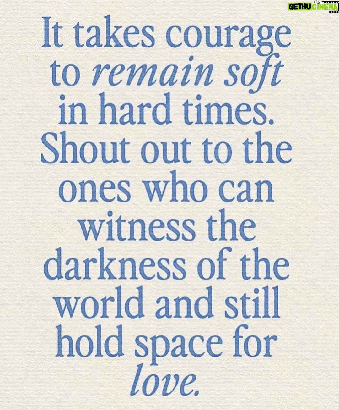 Jessica Alba Instagram - #ThursdayThoughts… 💭💗💫💌 Sending lots of love and light as I reflect on this past year and look ahead to the next x