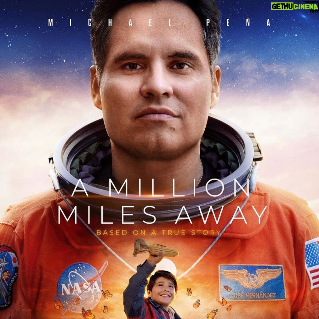 Jessica Alba Instagram - #ManCrushMonday #MichaelPeña If you haven’t already, please do yourself a favor and watch @mvegapena in A Million Miles Away 🚀👨🏽‍🚀📺 Based on the true story of @astrojosehernandez - the first migrant farm worker to become a NASA astronaut and go into space - Michael's on-screen presence is absolutely captivating 👏🏽 The story, which emphasizes the importance of resilience and determination in overcoming challenges and achieving one’s dreams, is one that needed to be shared with the world. And Michael was able to do that with unparalleled heart and authenticity. Check it out on @primevideo !👀 @alemarquezabella ✨ Michael, your skill as an actor is second to none- thank you for consistently creating these works of art 🙏🏽 #MCM #AMillionMilesAway #MichaelPena #Latino #CultureMaker