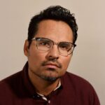 Jessica Alba Instagram - #ManCrushMonday #MichaelPeña If you haven’t already, please do yourself a favor and watch @mvegapena in A Million Miles Away 🚀👨🏽‍🚀📺 Based on the true story of @astrojosehernandez - the first migrant farm worker to become a NASA astronaut and go into space - Michael's on-screen presence is absolutely captivating 👏🏽 The story, which emphasizes the importance of resilience and determination in overcoming challenges and achieving one’s dreams, is one that needed to be shared with the world. And Michael was able to do that with unparalleled heart and authenticity. Check it out on @primevideo !👀 @alemarquezabella ✨ Michael, your skill as an actor is second to none- thank you for consistently creating these works of art 🙏🏽 #MCM #AMillionMilesAway #MichaelPena #Latino #CultureMaker