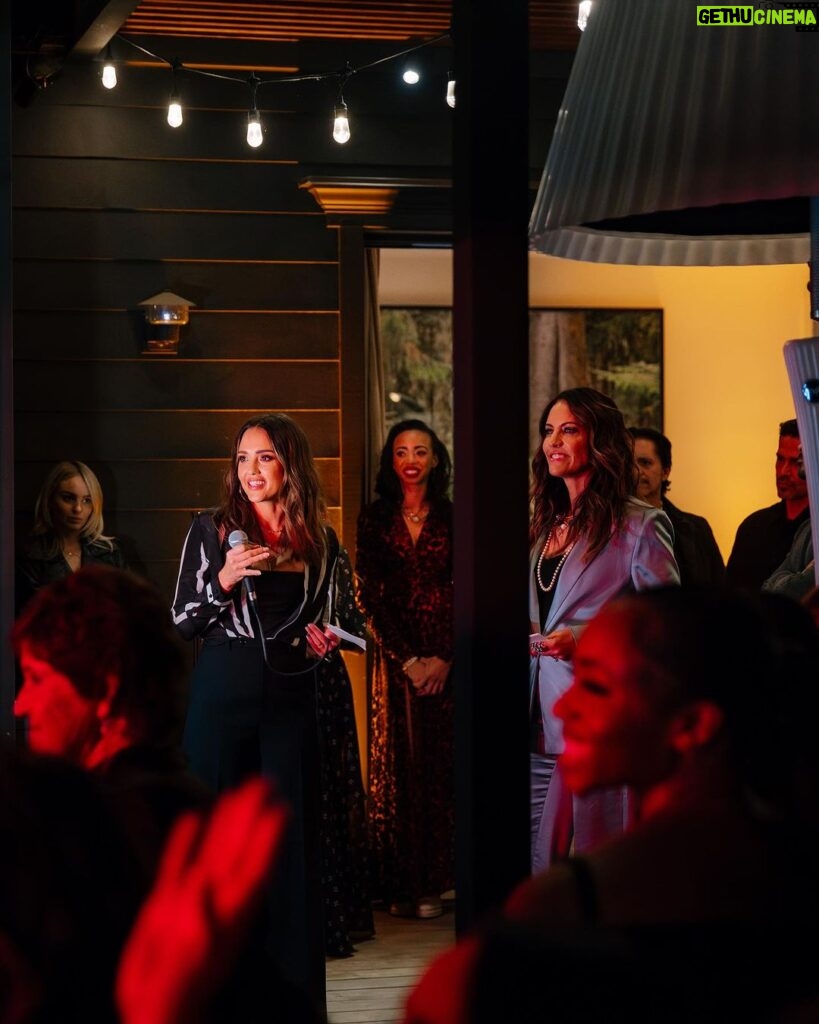 Jessica Alba Instagram - Still dreaming of such a beautiful night 💭❤️✨ Big big love to everyone that came through - I’m so excited for what’s to come… 🙏🏽 #CultureMakers #TBT
