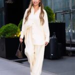 Jessica Alba Instagram - The fashions in #NYC were giving thx to @erinwalshstyle - which look is your vibe? 💛💙💜🧡 #FashionFriday
