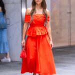 Jessica Alba Instagram - an ~@honest_renovations~ new york minute 🧡🌆
