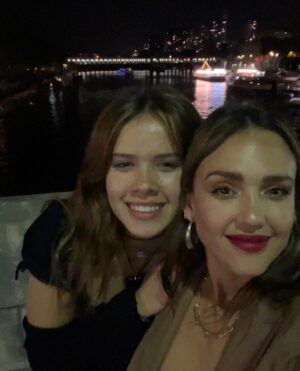 Jessica Alba Instagram - Not in Paris, but thinking about it 💭🥐✨🇫🇷 #FBF