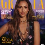 Jessica Alba Instagram - Jessica Alba è la star di copertina di Grazia, in edicola da domani. Per noi, l’attrice e imprenditrice, posa in una casa Hollywoodiana del 1923, con abiti da sera e sofisticati look da giorno. Nell’intervista racconta di essere stata una bambina fragile che ha combattuto contro una grave forma d’asma. Il primo provino, superato a 12 anni, è stato la sua rivincita. Da quel momento è diventata una star capace di mantenere tutta la famiglia. «Mia madre ha lasciato il lavoro per accompagnarmi alle audizioni. Il secondo reddito in famiglia, oltre a quello di mio padre, lo portavo io», ricorda.Un giorno, alla prima gravidanza, una crisi allergica l’ha costretta a fermarsi suggerendole una nuova sfida: fondare un’azienda di prodotti sostenibili. Oggi la sua compagnia è un enorme successo e lei è orgogliosa di essere un modello di riferimento per tante giovani, «Vedere le donne ai vertici è importante perché spesso le persone non credono di poter raggiungere certe posizioni, se non ne vedono un esempio», e spiega perché la migliore cura è non arrendersi. Jessica Alba is the cover star of Grazia’s new issue. For us, the actress and entrepreneur poses in a Hollywood house from 1923, in gowns and sophisticated daily looks. She tells Grazia she was a fragile kid battling with a severe form of asthma. Her first casting, booked at age 12, was her remarch. Since then, she became a star, able to provide for her family: “My mom quit her job to take me to auditions. The second income in the family, besides my dad’s, was mine” she recalls. One day though, during her first pregnancy, an allergic reaction forced her to stop and think about a new challenge: create a company of clean and sustainably-designed products. Today her company is a huge success and she is an inspiration to many young women: “To see women at the top is important because often people don’t think they can reach certain positions if they don’t see an example”, she says, because sometimes, the best cure is to never give up. Words @fedi_volpe Photo @veronicasams Stylist @orettac Hair @brittneyryanhair Make-up @mariavargasmakeup Digitech @sara_swaty Manicure @nailartbyqueenie Stylist Assistant @alessandrajleo