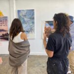 Jessica Alba Instagram - #wcw Featuring a few talented/dope artists!!! - @daniecansino and @jbellzamy ❤️🎨💫 A few months ago I got to visit both Danie and Jessica at their individual studios. I was so inspired by their stories, their works of art and the power + emotions they evoked. Needless to say, I was instantly #obsessed and wound up buying a few pieces to take home with me ☺️🖼️ Thank you both for having me in your sacred spaces - I am in awe of your talent and the stories you are telling 🤍 Cheers to these phenomenal artists who remind us that art has the power to heal, inspire, and unite us all 🙏🏽 #HispanicHeritageMonth #LatinXHeritageMonth #WCW #latinapower #chingonaaf