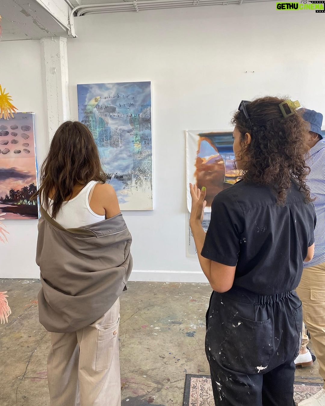 Jessica Alba Instagram - #wcw Featuring a few talented/dope artists!!! - @daniecansino and @jbellzamy β€οΈπ¨π« A few months ago I got to visit both Danie and Jessica at their individual studios. I was so inspired by their stories, their works of art and the power + emotions they evoked. Needless to say, I was instantly #obsessed and wound up buying a few pieces to take home with me βΊοΈπΌοΈ Thank you both for having me in your sacred spaces - I am in awe of your talent and the stories you are telling π€ Cheers to these phenomenal artists who remind us that art has the power to heal, inspire, and unite us all ππ½ #HispanicHeritageMonth #LatinXHeritageMonth #WCW #latinapower #chingonaaf
