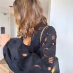 Jessica Alba Instagram - a quick trip to #Chicago for all things @honest_renovations 👷🏽‍♀️💜 Chicago, Illionis