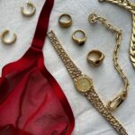 Jessica Alba Instagram - Featuring all things #Valentines + #Galentines themed for #SmallBusinessSaturday x #BlackHistoryMonth 🎀🤍🥀✨ These brands have you covered whether you’re chilling with your BFFs or doing date night with your ❤️ @lurelly @chelseaparisint @maisoneli_ @sucrecouture @fancyhomebody @fortmrw.co @ourside.nyc @forvrmood @sweetredpeach Check ‘em out and comment your faves below!