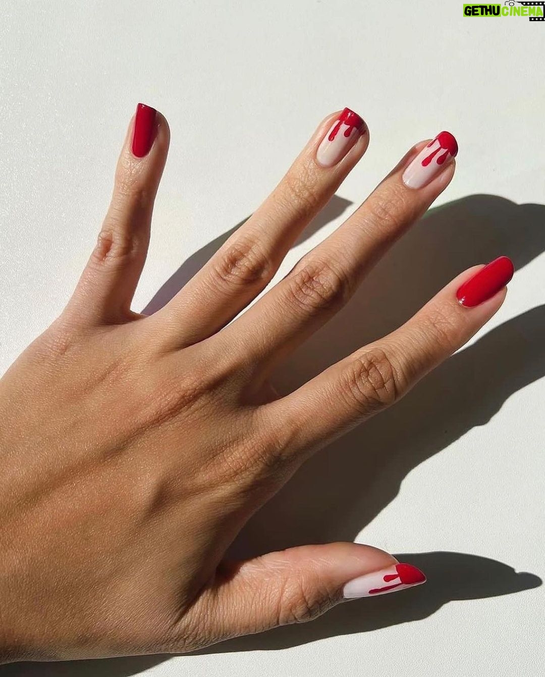 Jessica Alba Instagram - Featuring all things #Valentines + #Galentines themed for #SmallBusinessSaturday x #BlackHistoryMonth 🎀🤍🥀✨ These brands have you covered whether you’re chilling with your BFFs or doing date night with your ❤️ @lurelly @chelseaparisint @maisoneli_ @sucrecouture @fancyhomebody @fortmrw.co @ourside.nyc @forvrmood @sweetredpeach Check ‘em out and comment your faves below!