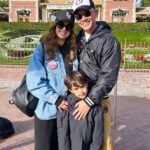 Jessica Alba Instagram - Celebrating Hayesie’s birthday with the homies @disneyland! ☺️🎟️🎢🫶🏽 #Disneyland #ThisIs6