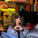Jessica Alba Instagram - Celebrating Hayesie’s birthday with the homies @disneyland! ☺️🎟️🎢🫶🏽 #Disneyland #ThisIs6