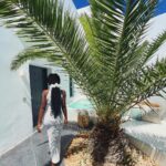 Jessica Allain Instagram - The cutest lil house. @nobusantorini 🇬🇷 Nobu Santorini