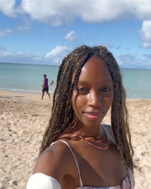 Jessica Allain Instagram - A friend gave me some good words at the beach today “Knowledge is the horse and Wisdom is the rider” 
Happy 2024 from my island home 🇱🇨