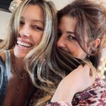 Jessica Biel Instagram - One girl’s hair is another ones… mustache? 🥸🤷🏼‍♀️ Thanks for the dirty blonde summer refresh @traceycunningham1!