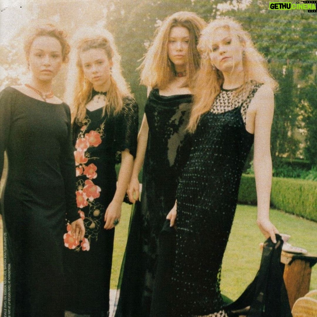Jessica Biel Instagram - Me 🤝 Y2K fashion forever