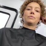 Jessica Biel Instagram - The hair is FULL of secrets. Have you been watching @candyonhulu??? 🪓🧑🏼‍🦱