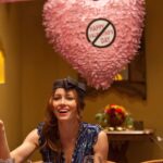 Jessica Biel Instagram - Love it or hate it, it’s Valentine’s Day ❤️ If that means @netflix and chocolate for you, I support that in a big way.