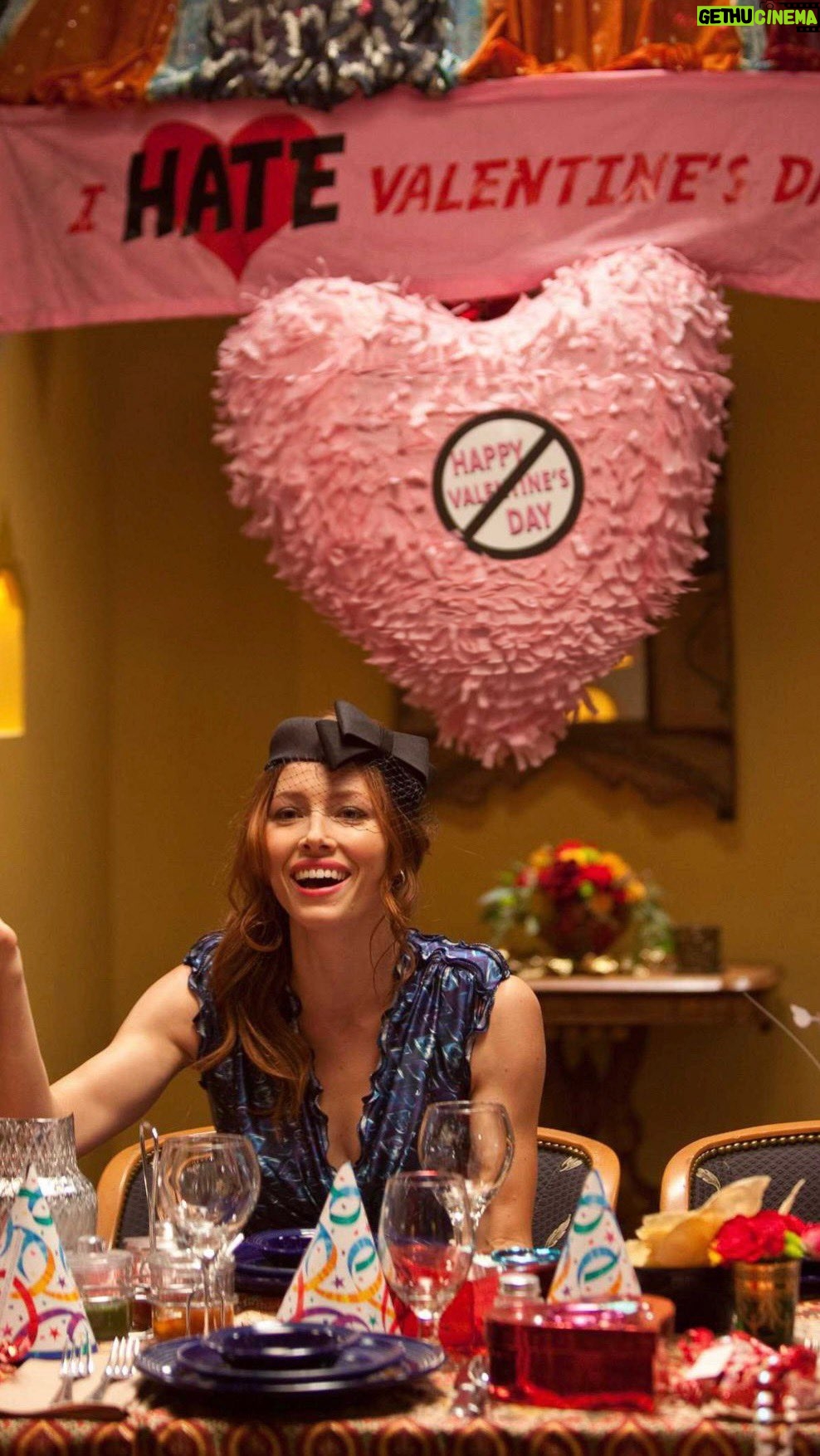 Jessica Biel Instagram - Love it or hate it, it’s Valentine’s Day ❤️ If that means @netflix and chocolate for you, I support that in a big way.
