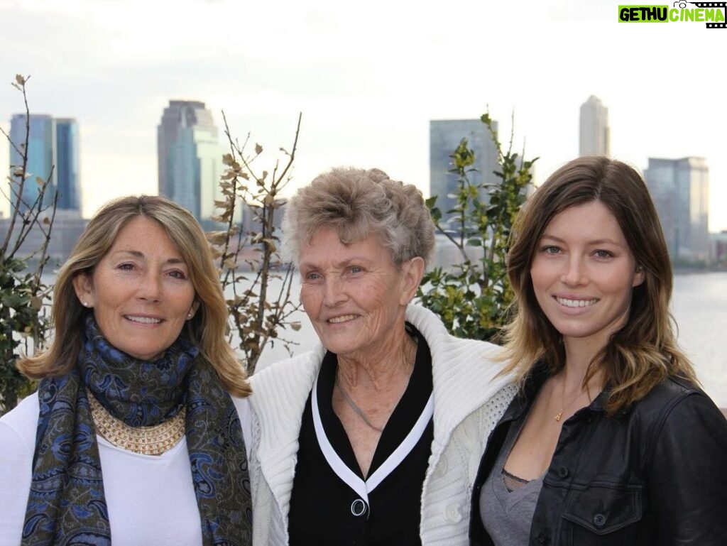Jessica Biel Instagram - Three mamas. Endlessly thankful to my beautiful mom and grandma for paving the way and teaching me how to be a mother myself. Celebrating these women every day ❤️