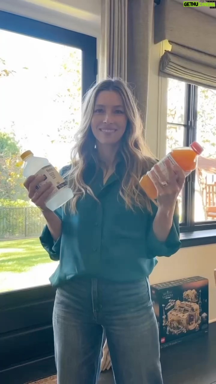 Jessica Biel Instagram - Fighting dehydration with 1 Kinderlyte at a time @kinderfarms