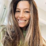 Jessica Biel Instagram - Nothing like @traceycunningham1 working her magic! 💁🏼‍♀️ Just in time for CANDY press ✨ @candyonhulu
