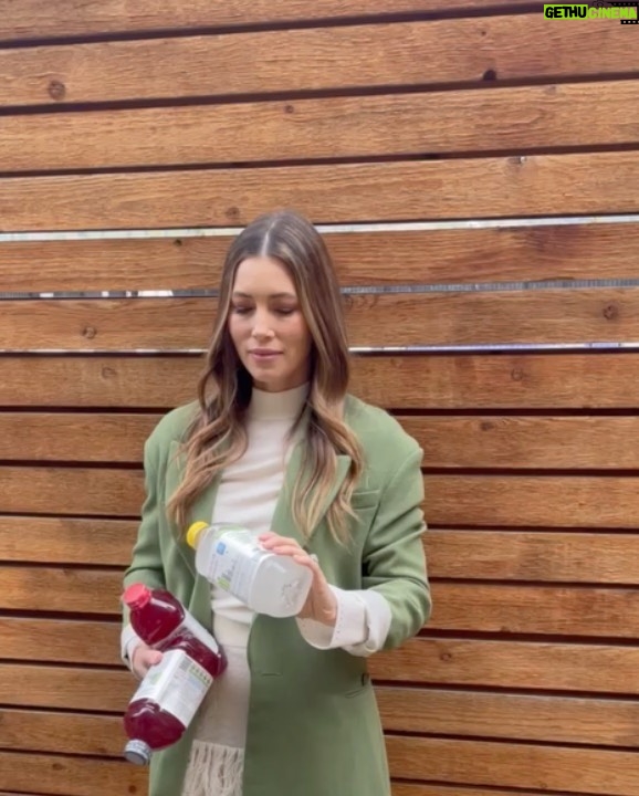 Jessica Biel Instagram - Take some serious, normal content they said… I ❤️ @kinderfarms and I’m so excited for the world to love it too. Swipe to the end, it’s important.