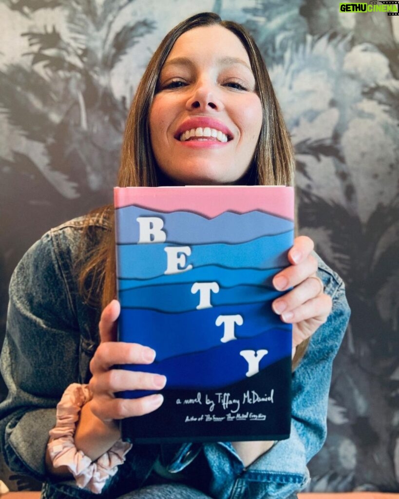 Jessica Biel Instagram - Betty (by #TiffanyMcDaniel) will break your heart in all the right places and leave you with a pocket full of hope and wonder. Don’t sleep on this one.