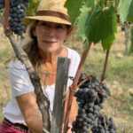Jessica Biel Instagram - Celebrating #InternationalWomensDay by celebrating my beautiful mom... who has taught her kids and grandkids to support, love and respect everyone, especially women ❤️