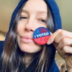 Jessica Biel Instagram - Proof that I did more than just eat cake today. 👊🏼🇺🇸🎂 If you don’t vote, then you don’t get a sticker to post on Instagram. You also don’t get to have your voice heard and influence the world we all live in, but also… the sticker.