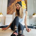 Jessica Biel Instagram - For #WorldDownSyndromeDay this year, I’m wearing FUN SOCKS to support my amazing niece @lovelyzayab and to celebrate the whole incredible community 🌞 Post yours to send love to our friends and family all over the world 🧦❤️