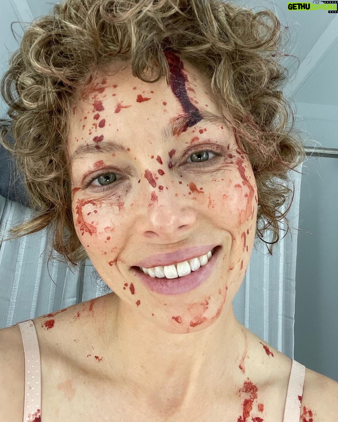 Jessica Biel Instagram - The METAVERSE IS REALš
Canāt wait to watch #ElizabethOlsen KILL in this role. Go rewatch @candyonhulu as we wait for Love & Death on @hbomax!! (PS Happy birthday Lizzie!! ā¤ļø)