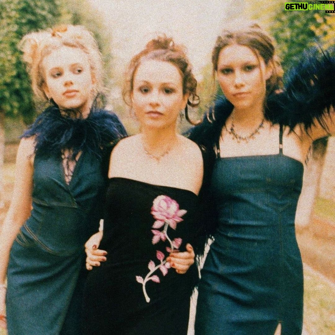 Jessica Biel Instagram - Me 🤝 Y2K fashion forever